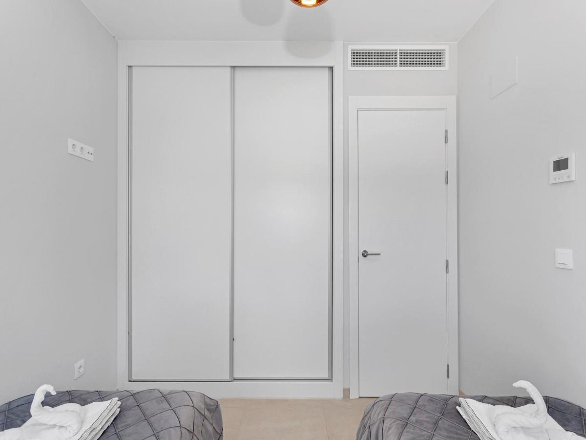 Lovely First Floor Apartment, Heating Pool ! 阿利坎特 外观 照片